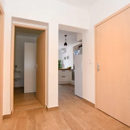 Apartments Milena 8 Mandre Exterior photo