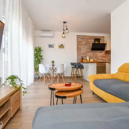 Apartments Milena 8 Mandre Exterior photo