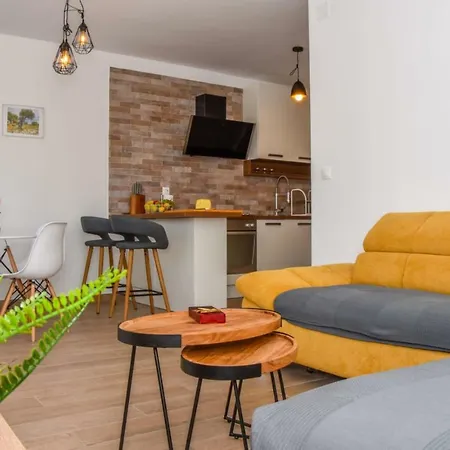 Apartments Milena 8 Mandre Exterior photo