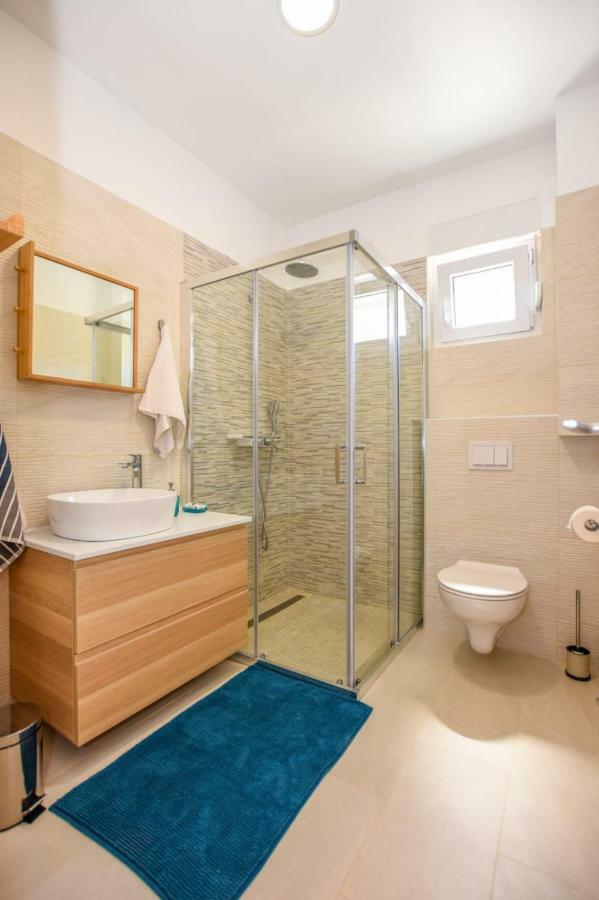 Apartment Milena 8 Mandre